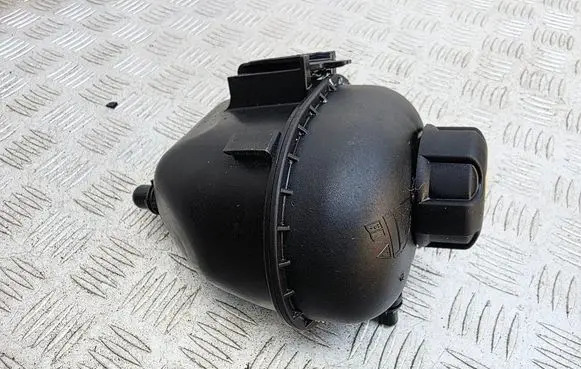 Coolant expansion tank/reservoir