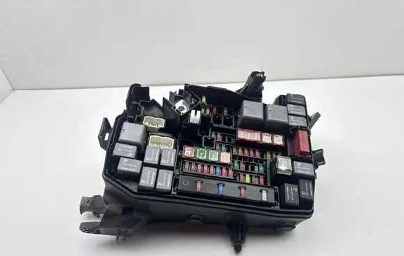 Toyota Auris E180 Fuse box set 602730