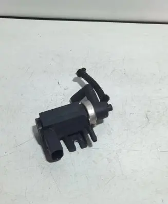 Volkswagen Touareg I Turbo solenoid valve 1J0906627