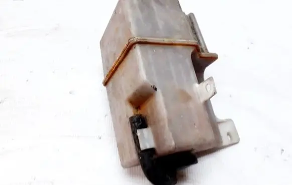 Mazda 323 Coolant expansion tank/reservoir 823021096