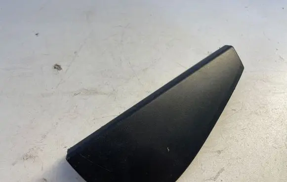 Renault Megane III Fender end trim 833300006R