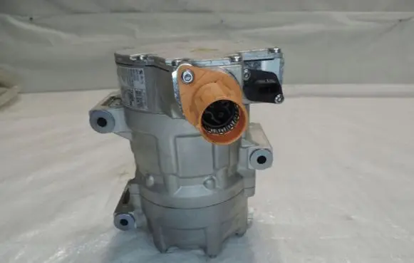 Opel Grandland X Air conditioning (A/C) compressor (pump) 9831824980