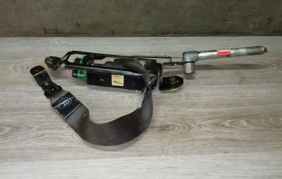 Volvo S60 Front seatbelt 30662989