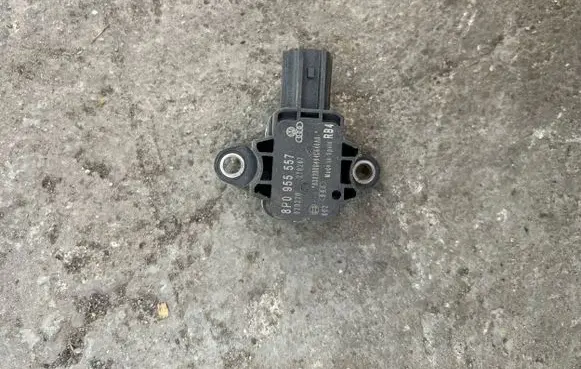 Audi A3 S3 8P Airbag deployment crash/impact sensor 8P0955557
