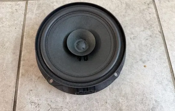 Volkswagen Amarok Rear door speaker 2H0035453B UA704115 90015000704