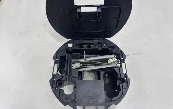 Renault Clio III Tool set 8200578163 1403933 8200225839