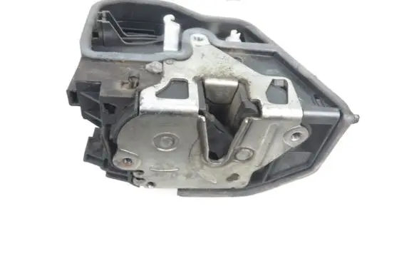 BMW X3 E83 Rear door lock 