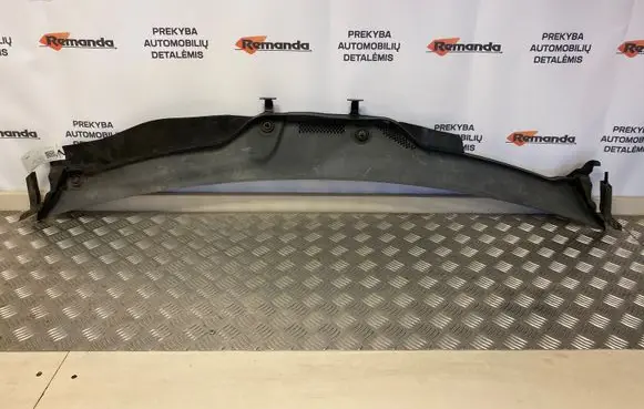 Mercedes-Benz ML W164 Wiper trim A1648300228