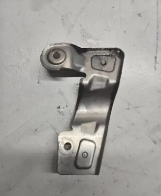 Engine mounting bracket