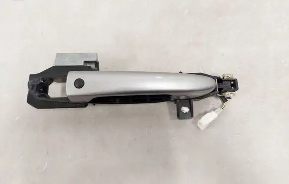 Mazda 6 Front door exterior handle/bracket 