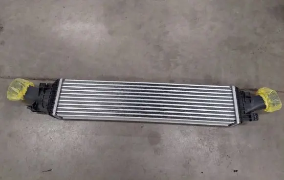 Audi A4 S4 B8 8K Intercooler radiator 8K0145805P