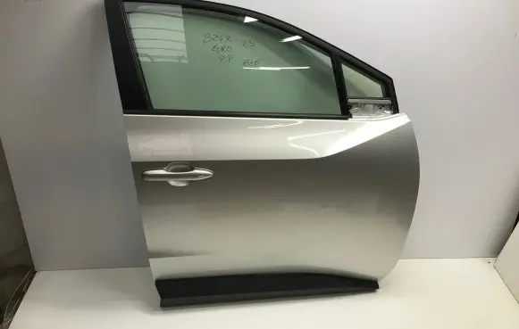 Toyota bZ4X Front door 1J6