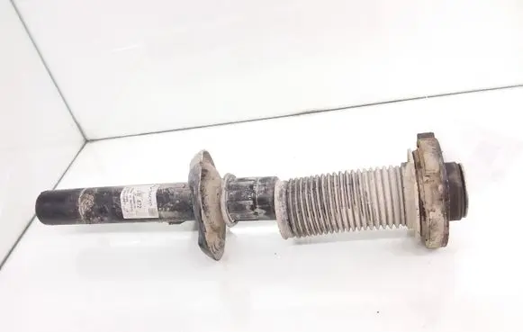 Volkswagen PASSAT B6 Front shock absorber/damper