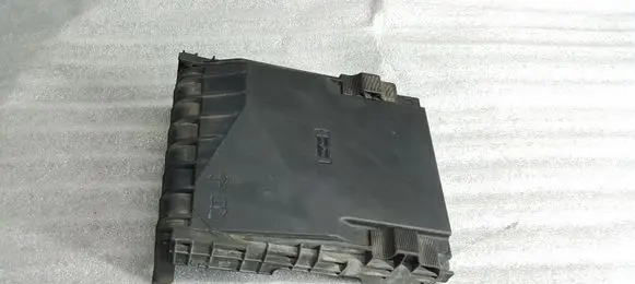 Skoda Octavia Mk2 (1Z) Fuse box cover 1K0937132F