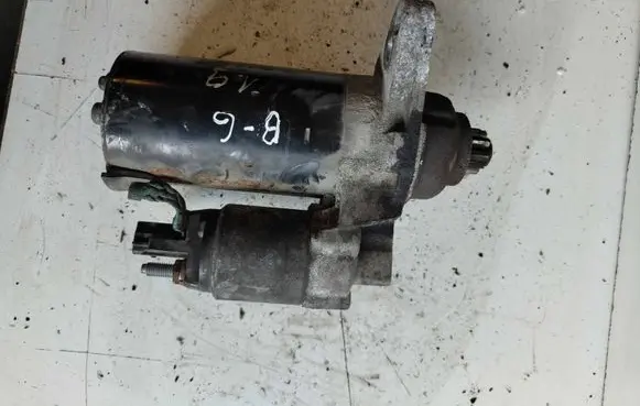 Volkswagen PASSAT B6 Starter motor 02Z911023F