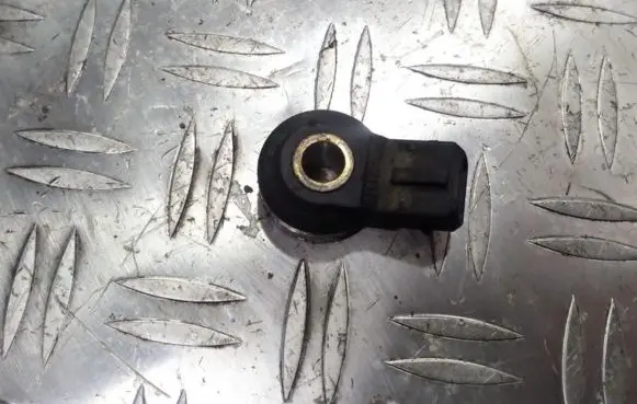 Volvo 850 Detonation knock sensor 0261231046