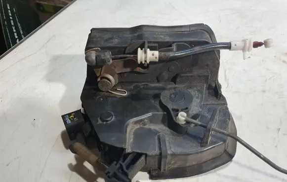 BMW X5 E53 Front door lock 8402540