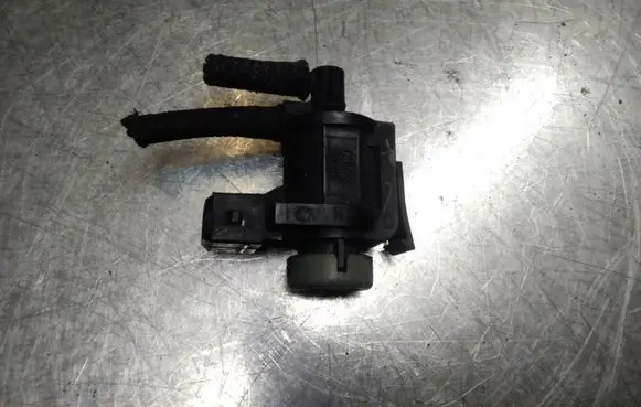 Audi A4 S4 B6 8E 8H Turbo solenoid valve 1J0906283A