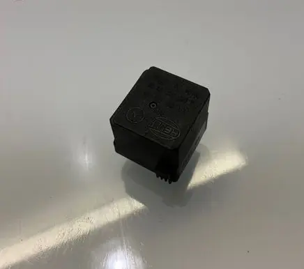 Mercedes-Benz E W211 Other relay A0025427219 4RA00779113 0025427219