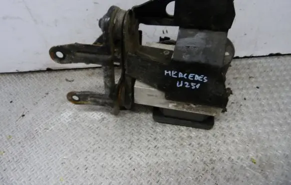 Mercedes-Benz R W251 ABS Pump a2515451132