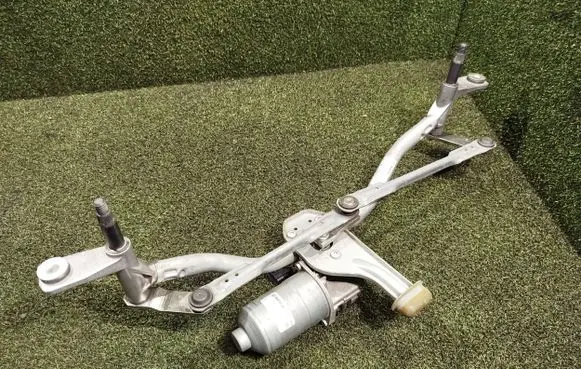 Renault Trafic III (X82) Front wiper linkage and motor 288004907R 93867984 3397021666