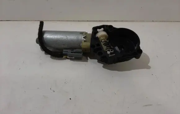 Volvo V50 Seat adjustment motor 0130002527 198389104 191010S