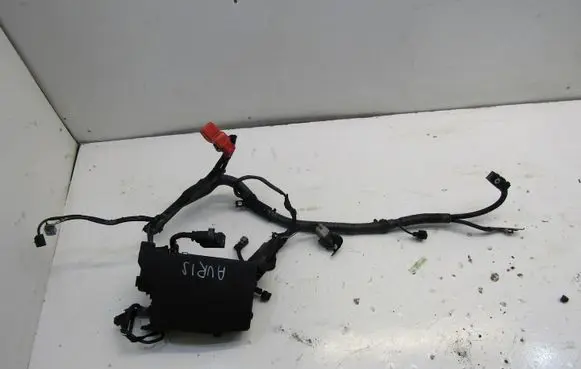 Toyota Auris E180 Fuse box cover 82817-0F150