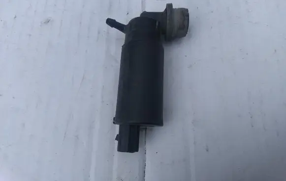 Toyota Avensis T250 Windscreen/windshield washer pump