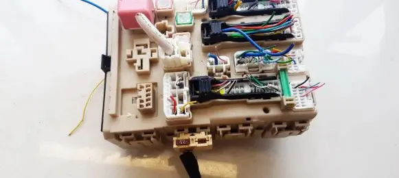 Toyota Avensis T270 Fuse box set 480416A06 4804-16A06