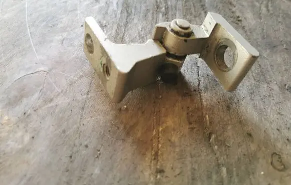 Volkswagen Sharan Rear door lower hinge 7N0831402