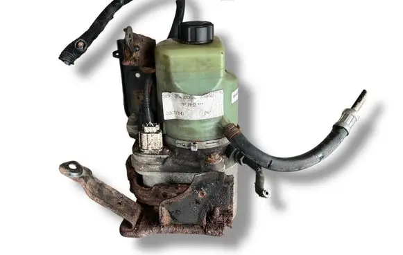 Ford Focus Power steering pump 4M513K514CC