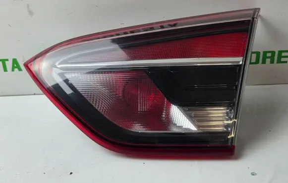 Tailgate rear/tail lights