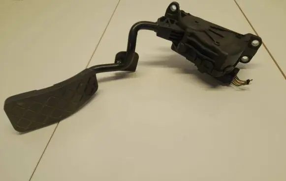 Audi A6 S6 C6 4F Accelerator throttle pedal 4F2721523 6PV00898402