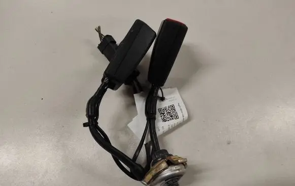 Citroen C5 Middle seatbelt buckle (rear) 96480895XX 33052811