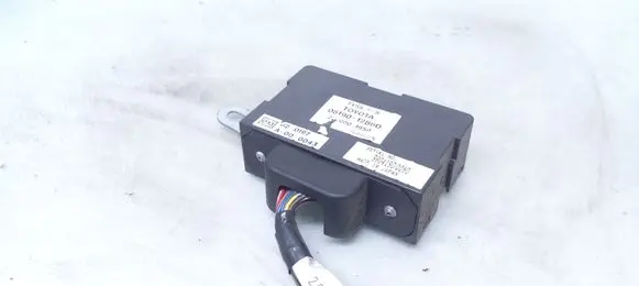 Toyota Avensis T220 Other control units/modules 0819012860