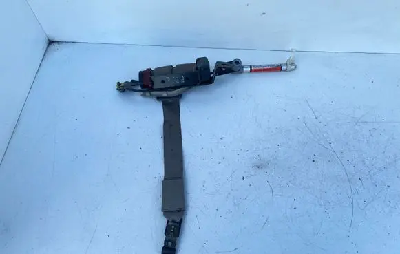 Volvo S80 Front seatbelt
