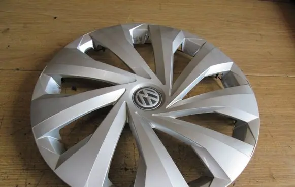 Volkswagen Polo VI R15 wheel hub/cap/trim 2G0601147A