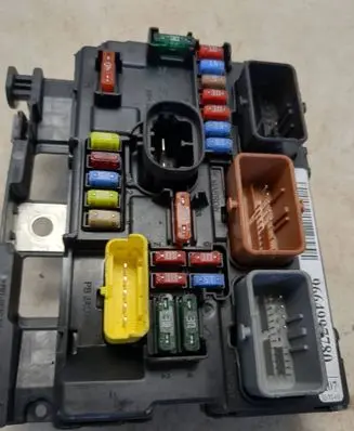 Citroen C3 Fuse module 9664997780