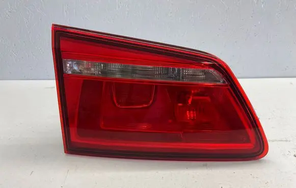 Volkswagen Golf Sportsvan Tailgate rear/tail lights 510945093K 90057471A M90057471A0552