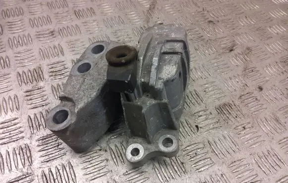 Fiat 500X Engine mount bracket 00520497420