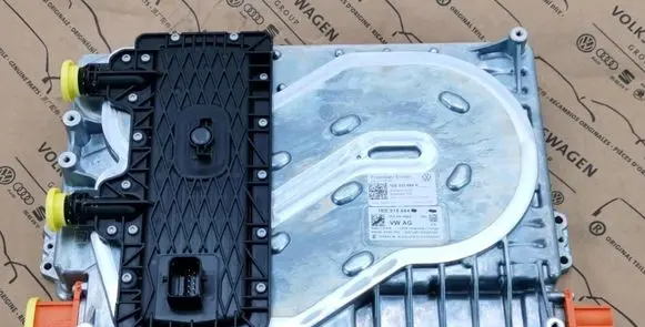 Volkswagen ID.7 Battery charger (optional) 1EE915684N