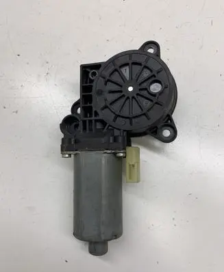 Ford Fiesta Front door window regulator motor 0130821939