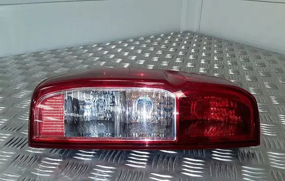 Nissan Navara Rear/tail lights 22016467
