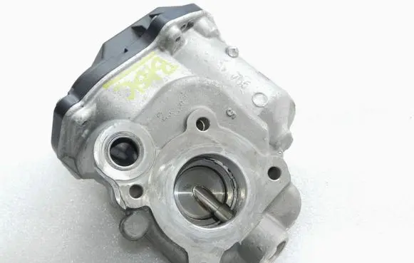 Mercedes-Benz C W205 EGR valve A6511400860 A6511400660