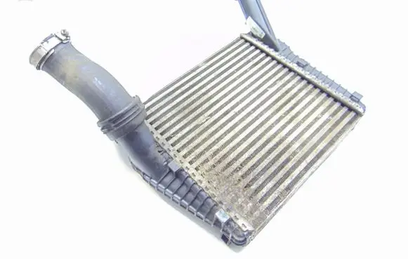 Volkswagen Touareg II Intercooler radiator 7P0145804A