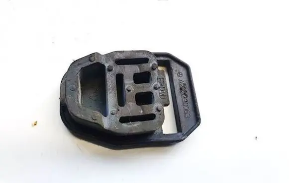 Mercedes-Benz E W211 Radiator mount bracket A2119230063