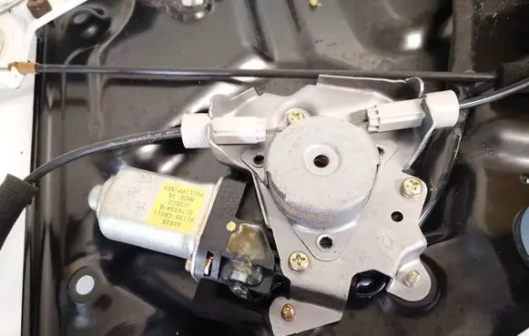 Front door window regulator motor