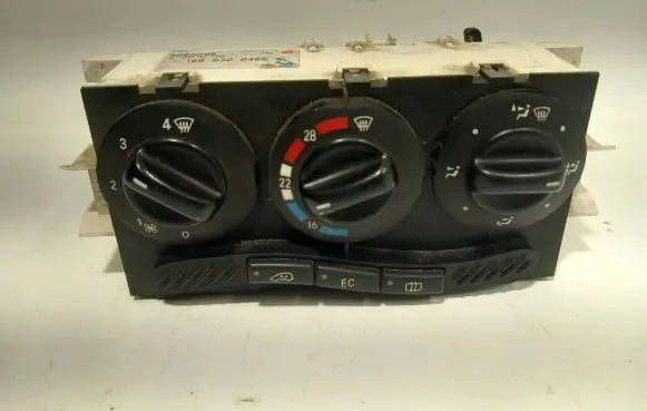 Mercedes-Benz A W168 Climate control unit 1688300485 K082798 0297HW1397