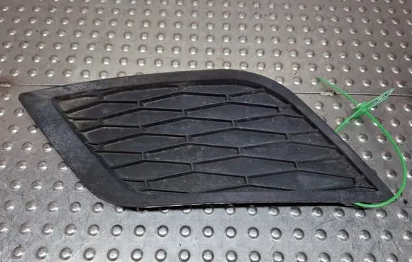 Seat Leon (5F) Front bumper lower grill S26371540 5F0853665