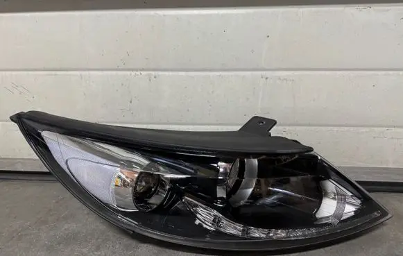 KIA Sportage Headlight/headlamp 921023WXXX 921023UXXX